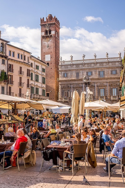outdoor cafe in Verona